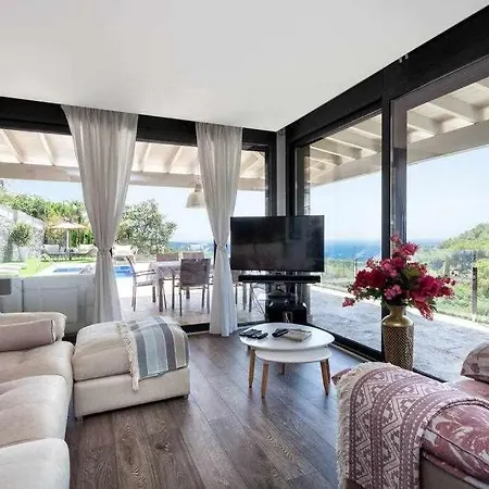 Villa Lujo Con Piscina Climatizada,jacuzzi,playa Privada Tossa de Mar